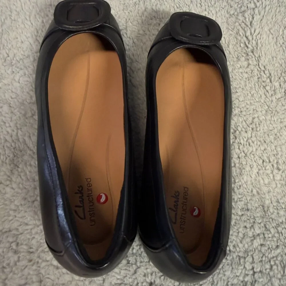 CLARKS Un Blush Cove Leather Pumps Womens 7.5 Black Low Heel Slip On Shoes
